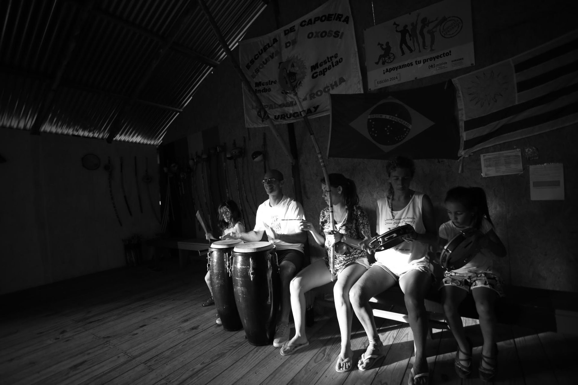 La bateria suena: tambores y pandeiro